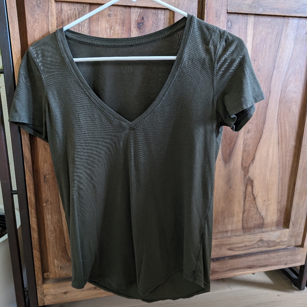 Lululemon Tee